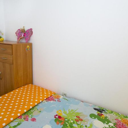 Apartments By The Sea Brela, Makarska - 11821 Номер фото
