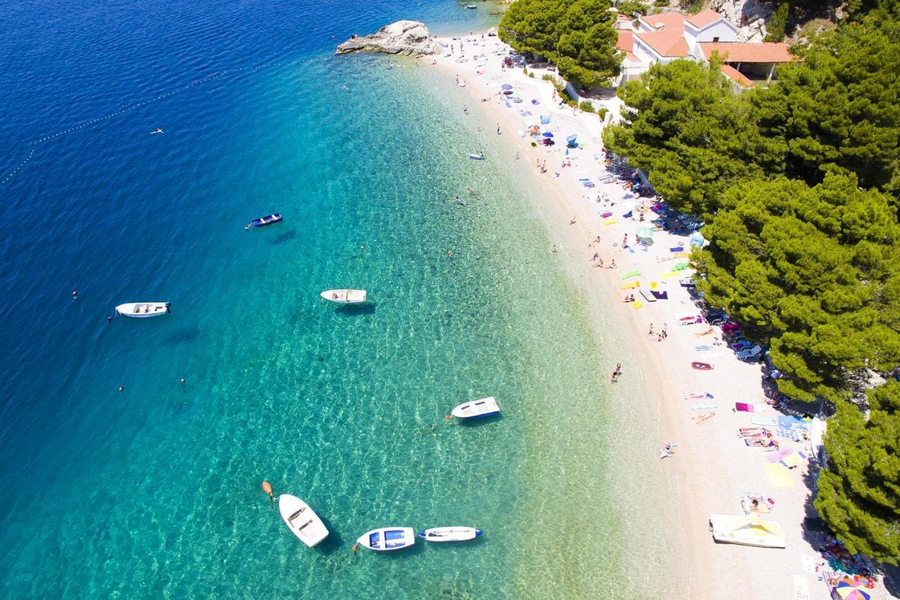 Apartments By The Sea Brela, Makarska - 11821 Екстер'єр фото