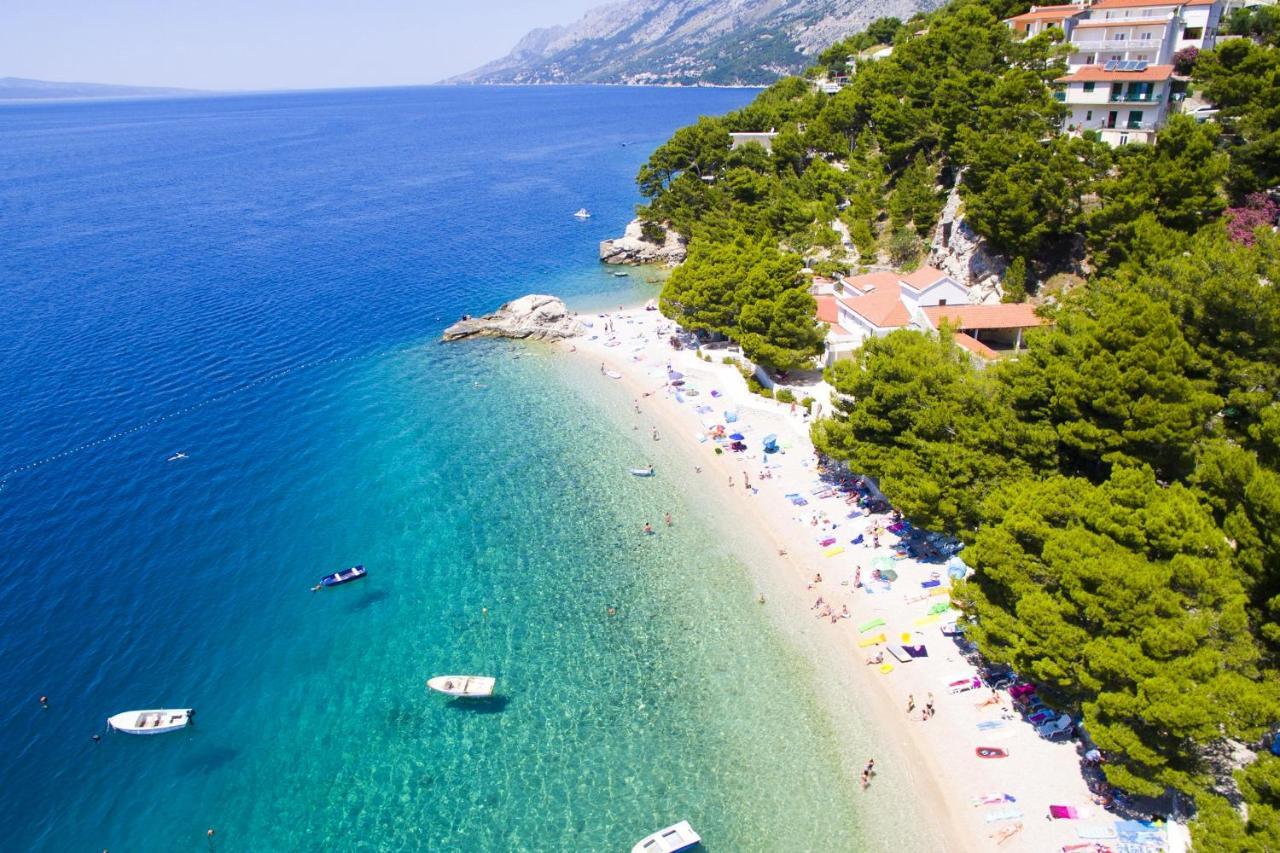 Apartments By The Sea Brela, Makarska - 11821 Екстер'єр фото