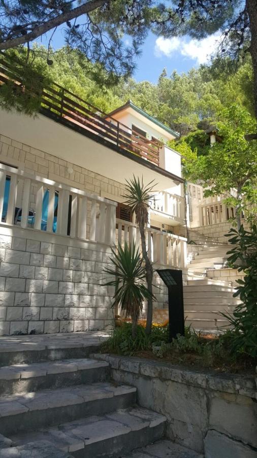 Apartments By The Sea Brela, Makarska - 11821 Екстер'єр фото