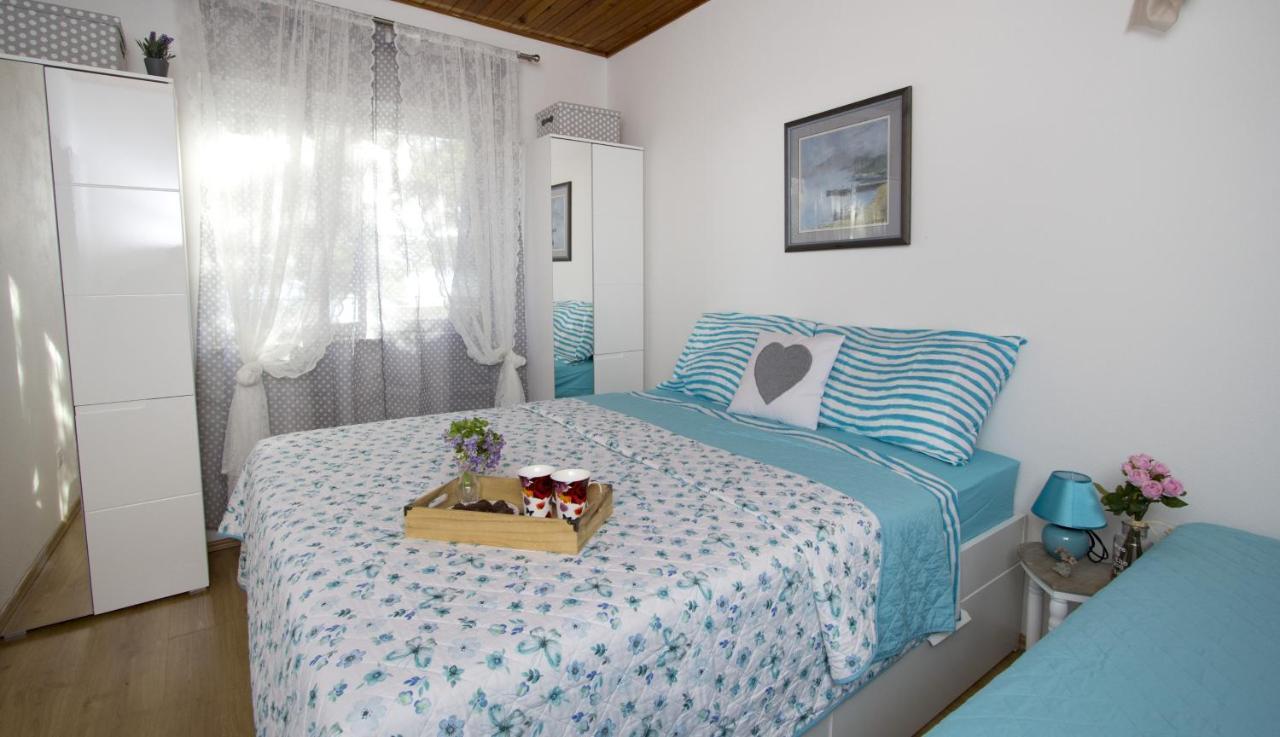 Apartments By The Sea Brela, Makarska - 11821 Екстер'єр фото