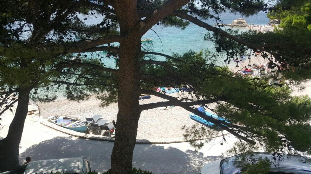 Apartments By The Sea Brela, Makarska - 11821 Екстер'єр фото
