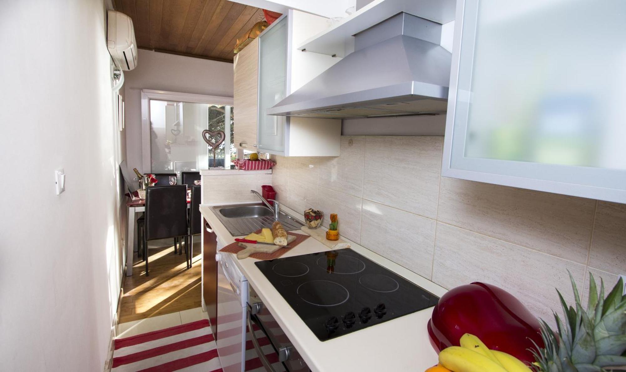 Apartments By The Sea Brela, Makarska - 11821 Номер фото